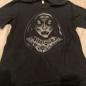 Quija nun T-shirt